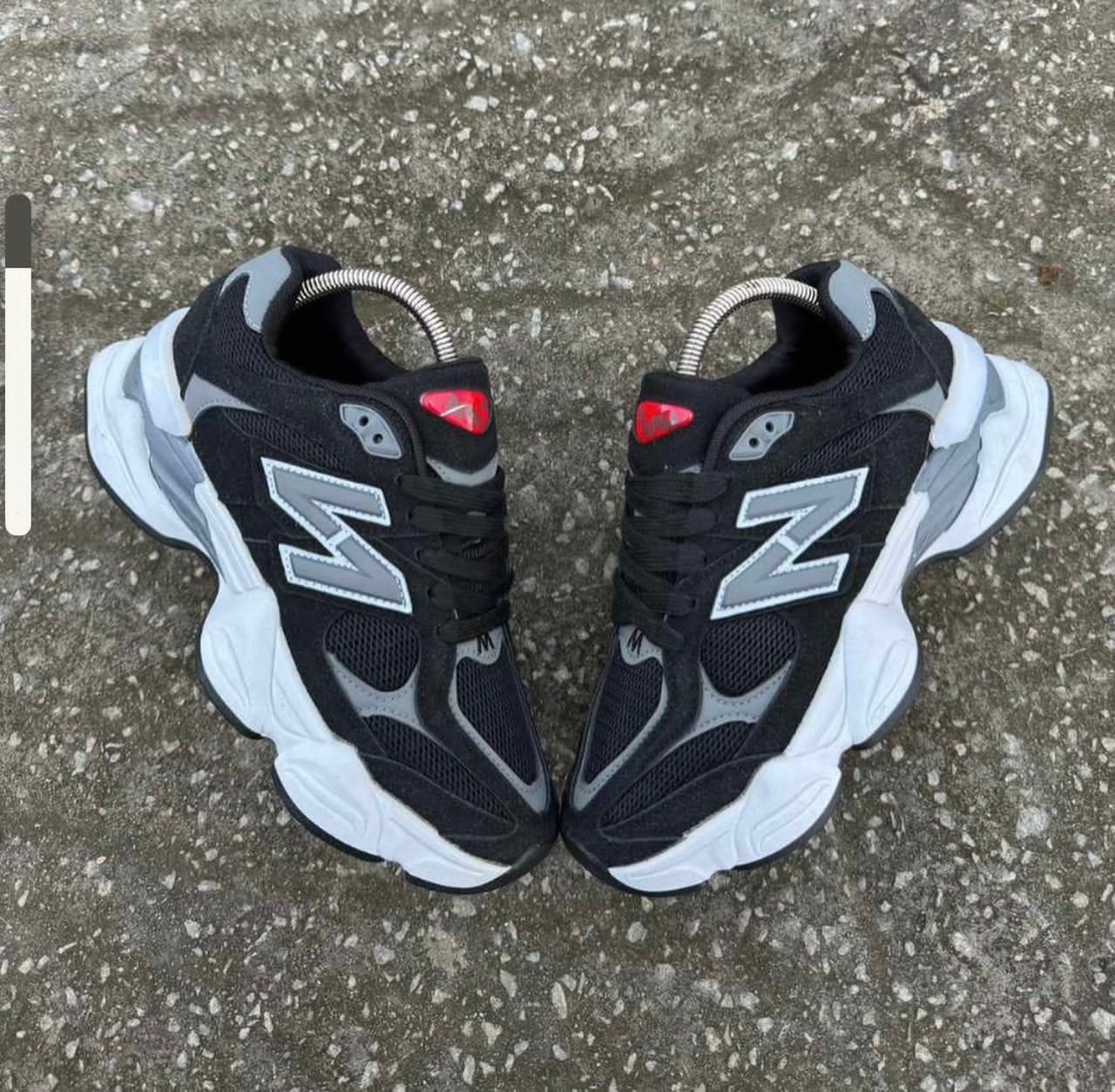 NEW BALANCE 9060 BLACK CASTLEROCK GREY UNE SNEAKER TENDANCE.