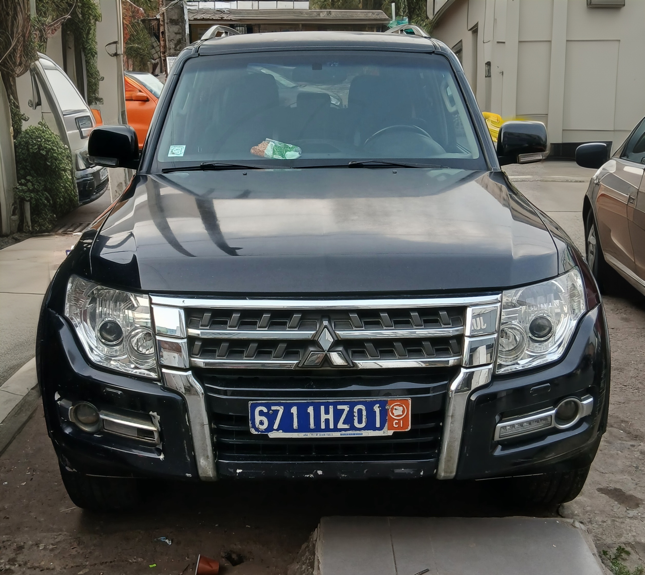 MITSUBISHI PAJERO GLS