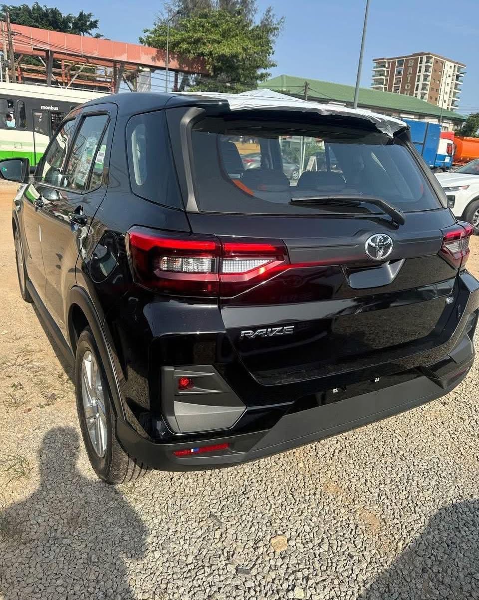 2025. TOYOTA RAIZE IMPORTÉ 00KM