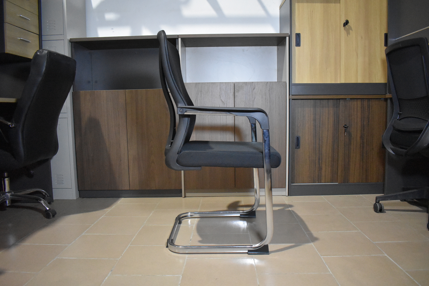 Chaise visiteur en maille 3004