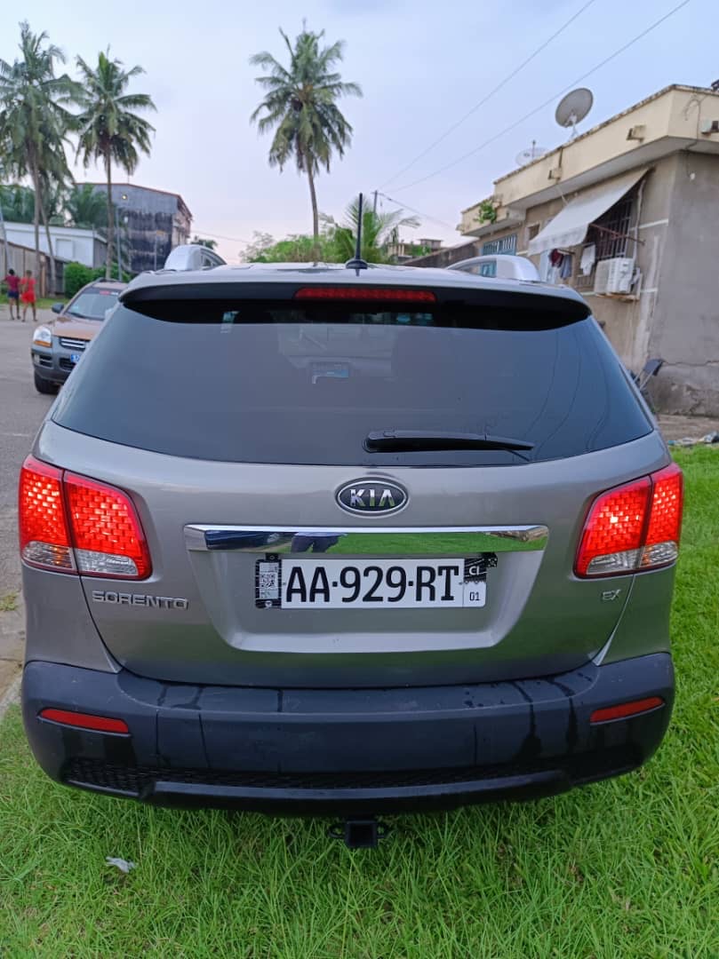 2012. KIA SORENTO EX ( 2 clés)