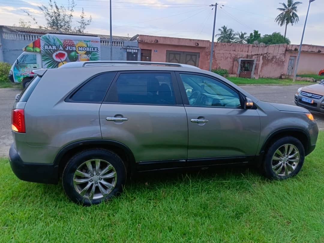 2012. KIA SORENTO EX ( 2 clés)