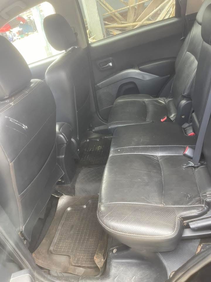 2010. MITSUBISHI OUTLANDER