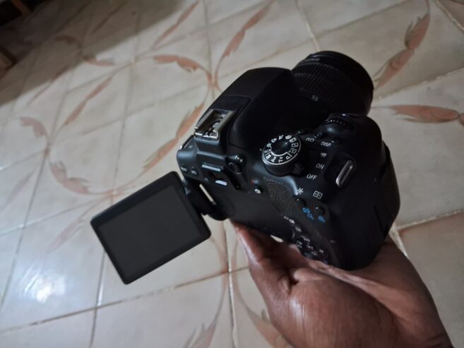 CANON EOS 750D