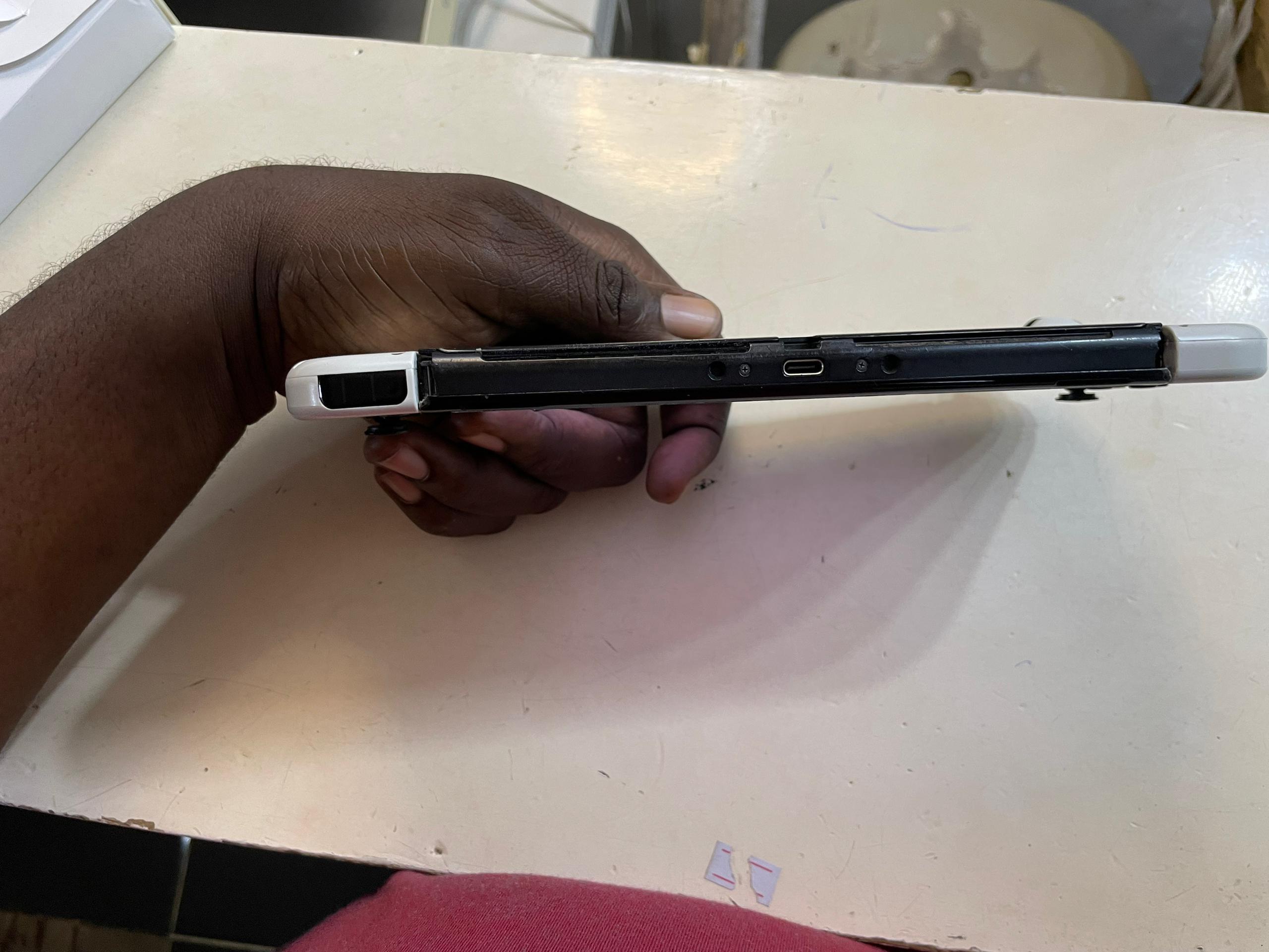 NINTENDO SWITCH OLED 64 Go AVEC 6 JEUX CARTOUCHES DE JEUX