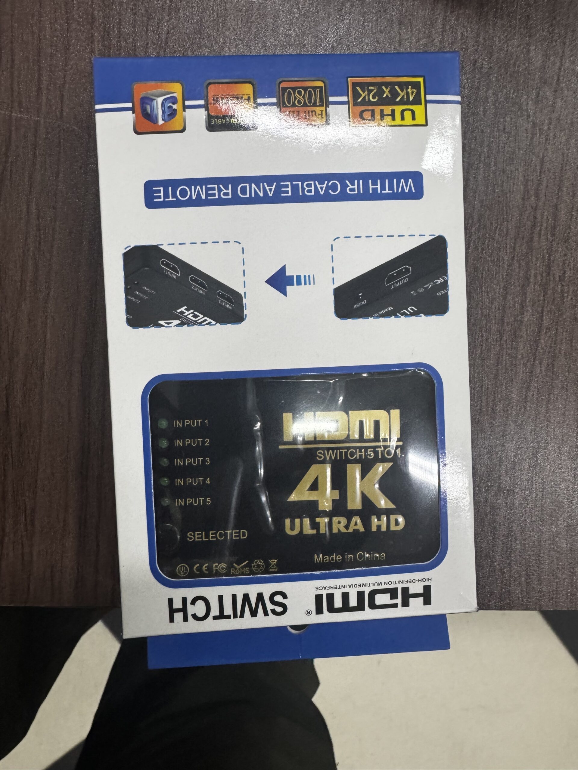 HDMI 4K ULTRA HD à 5 entrées et 1 sortie.