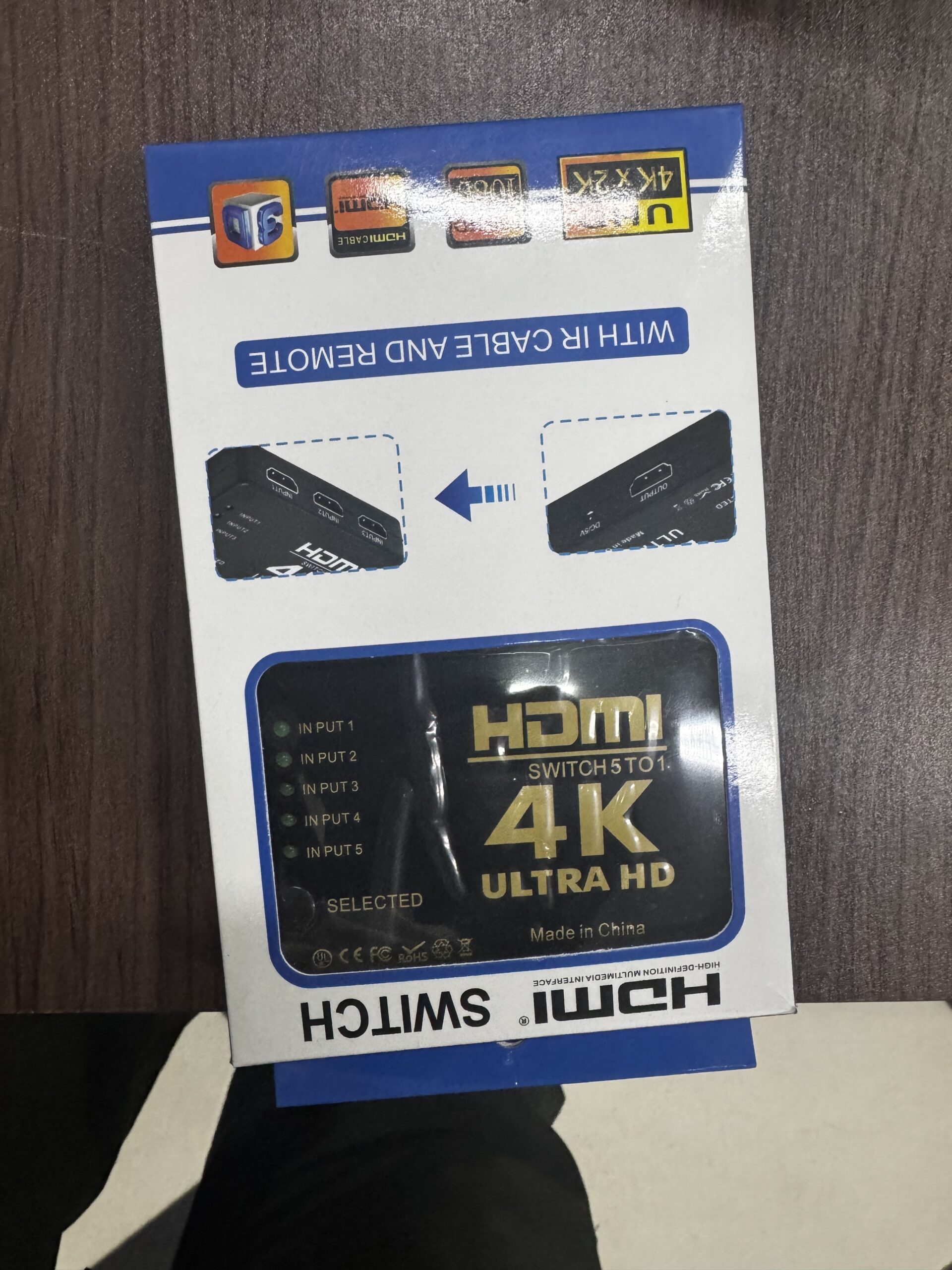 HDMI 4K ULTRA HD à 5 entrées et 1 sortie.