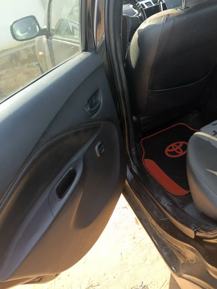 🚗 TOYOTA YARIS SEDAN