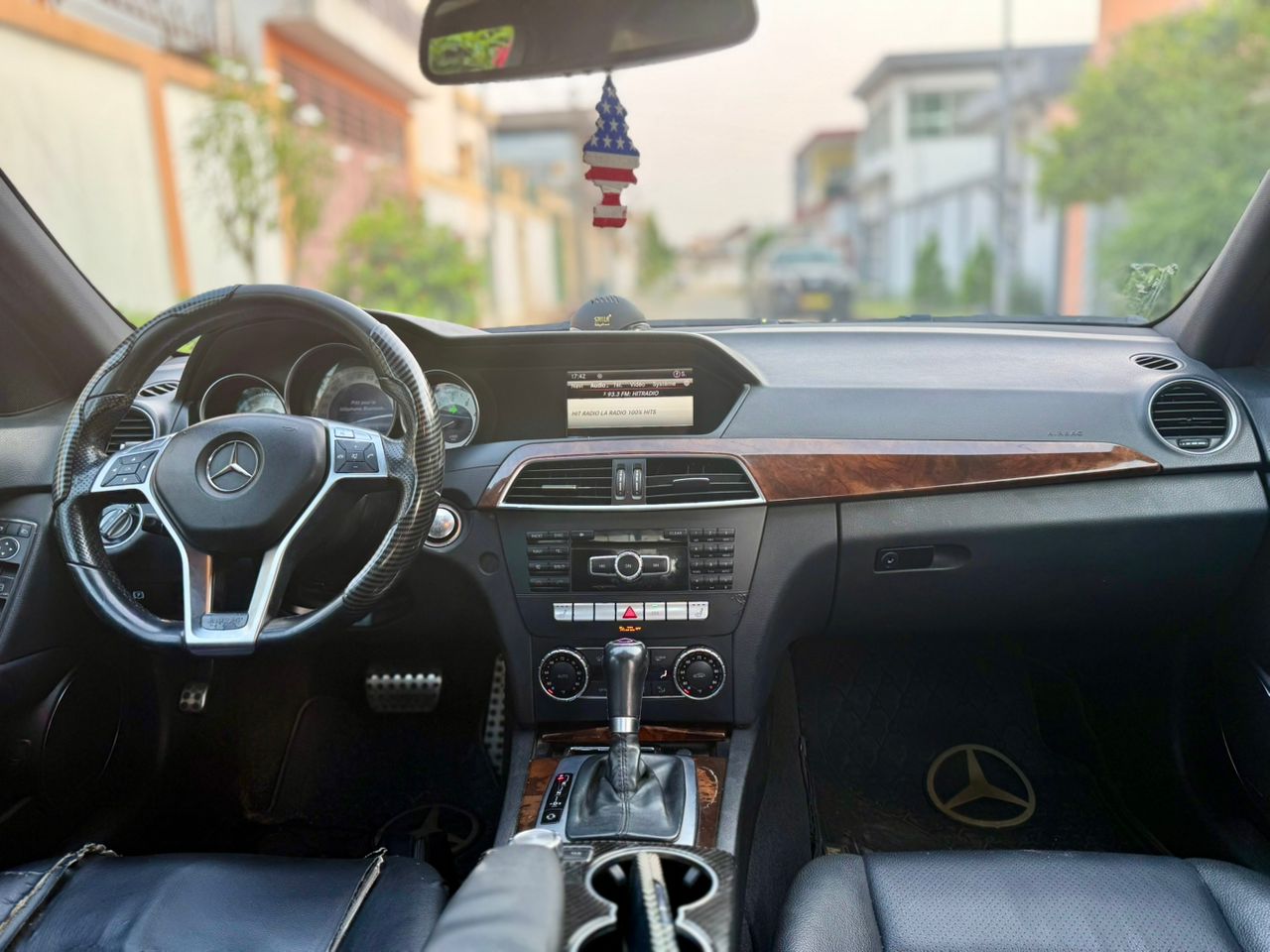 MERCEDES C300 AUTOMATIQUE 2015