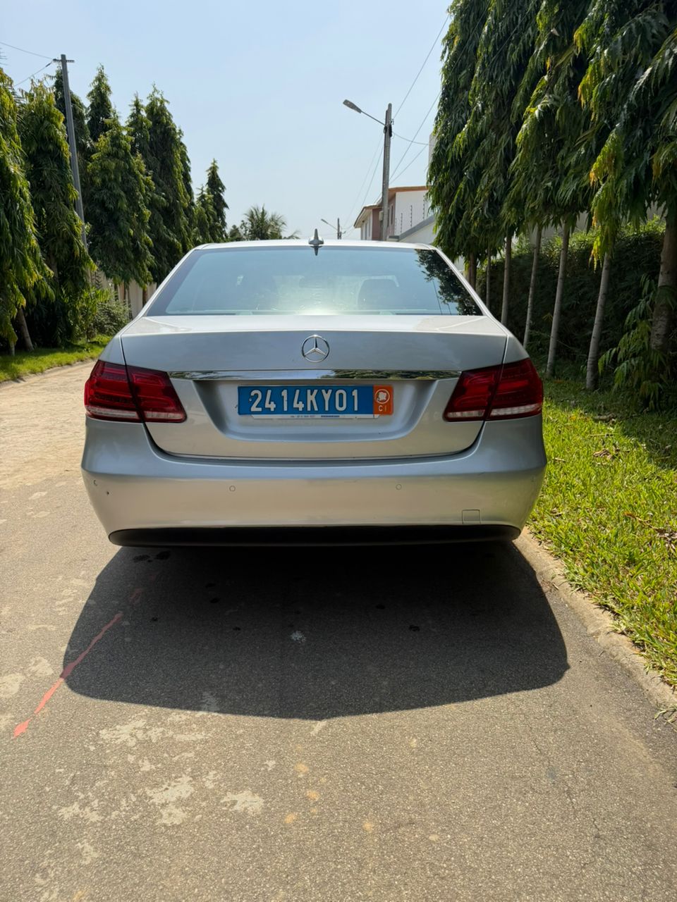 MERCEDES BENZ E200 2014