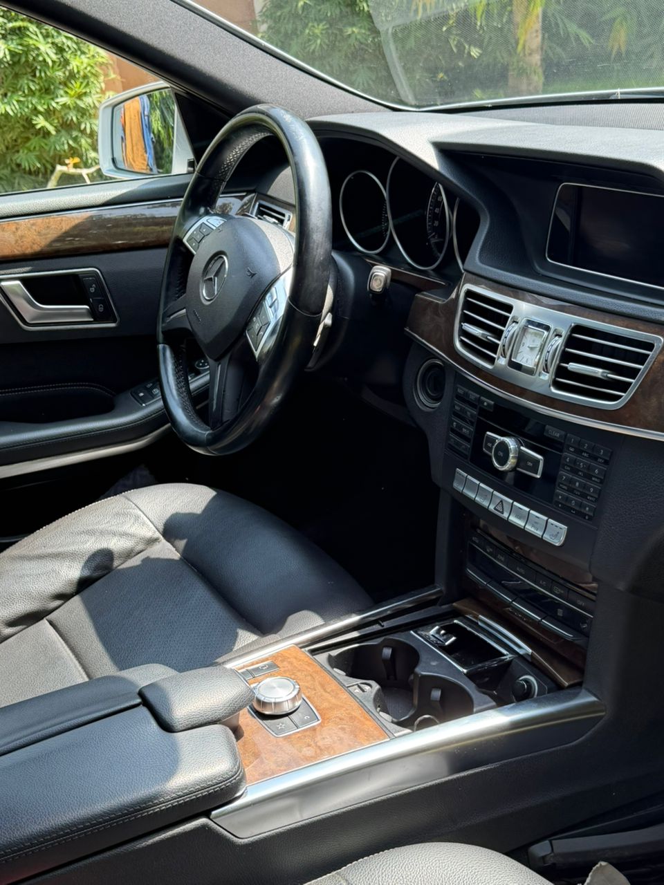 MERCEDES BENZ E200 2014
