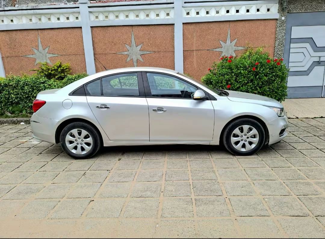 CHEVROLET CRUZE 2017