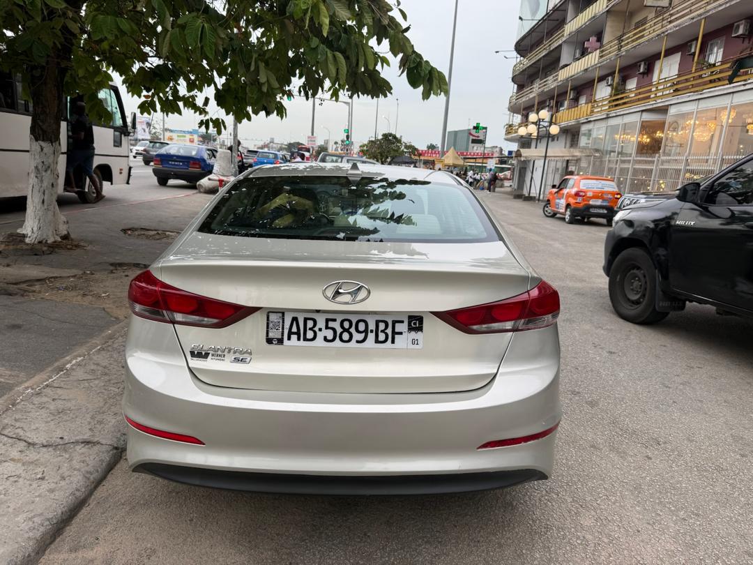 HYUNDAI ELANTRA 2017