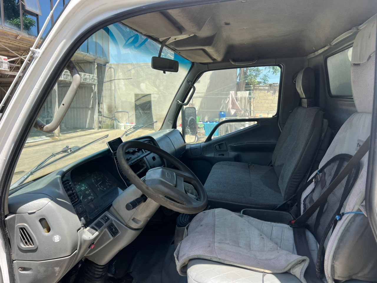 MITSUBISHI CANTER