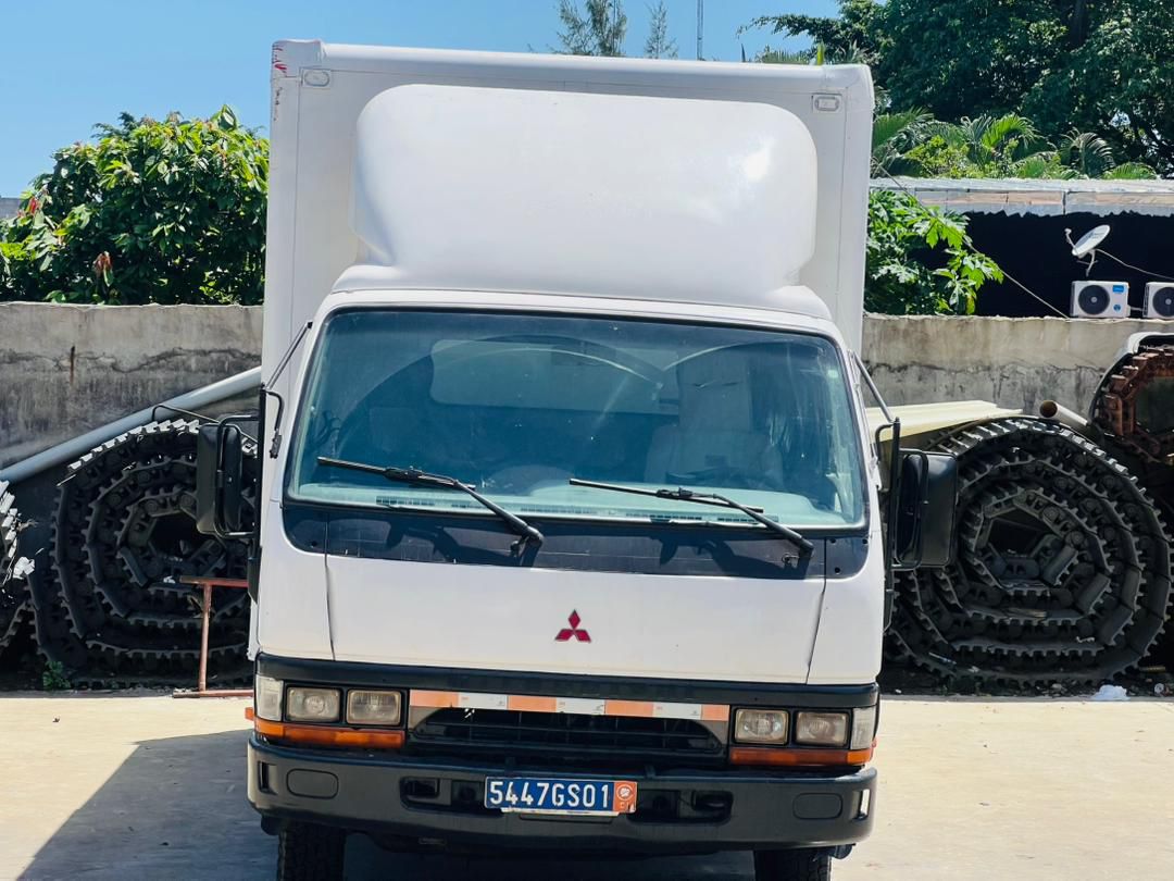 MITSUBISHI CANTER