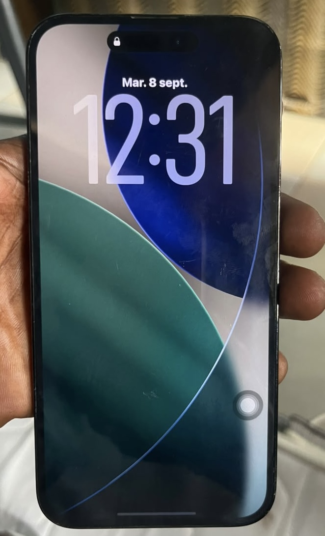 iPhone 14 Pro Max Casi neuf 128G 2Puce tous es origine propre