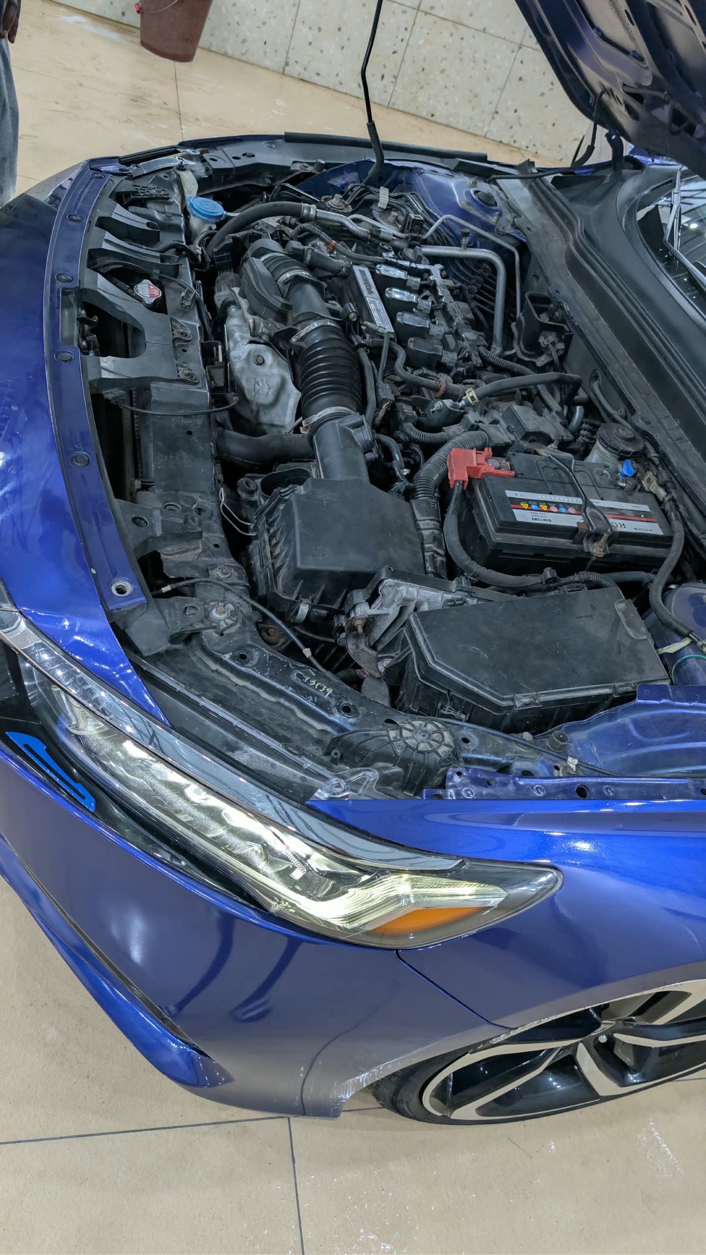 HONDA accord full option 4 cylindres climatisation d’origine véhicule vendu avec tous papiers a jour zéro défaut mécanique Prix 13.500.000f Position cocody je peux me déplacer