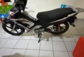 Moto haojue très propre avec ses papiers