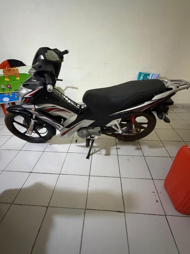Moto haojue très propre avec ses papiers