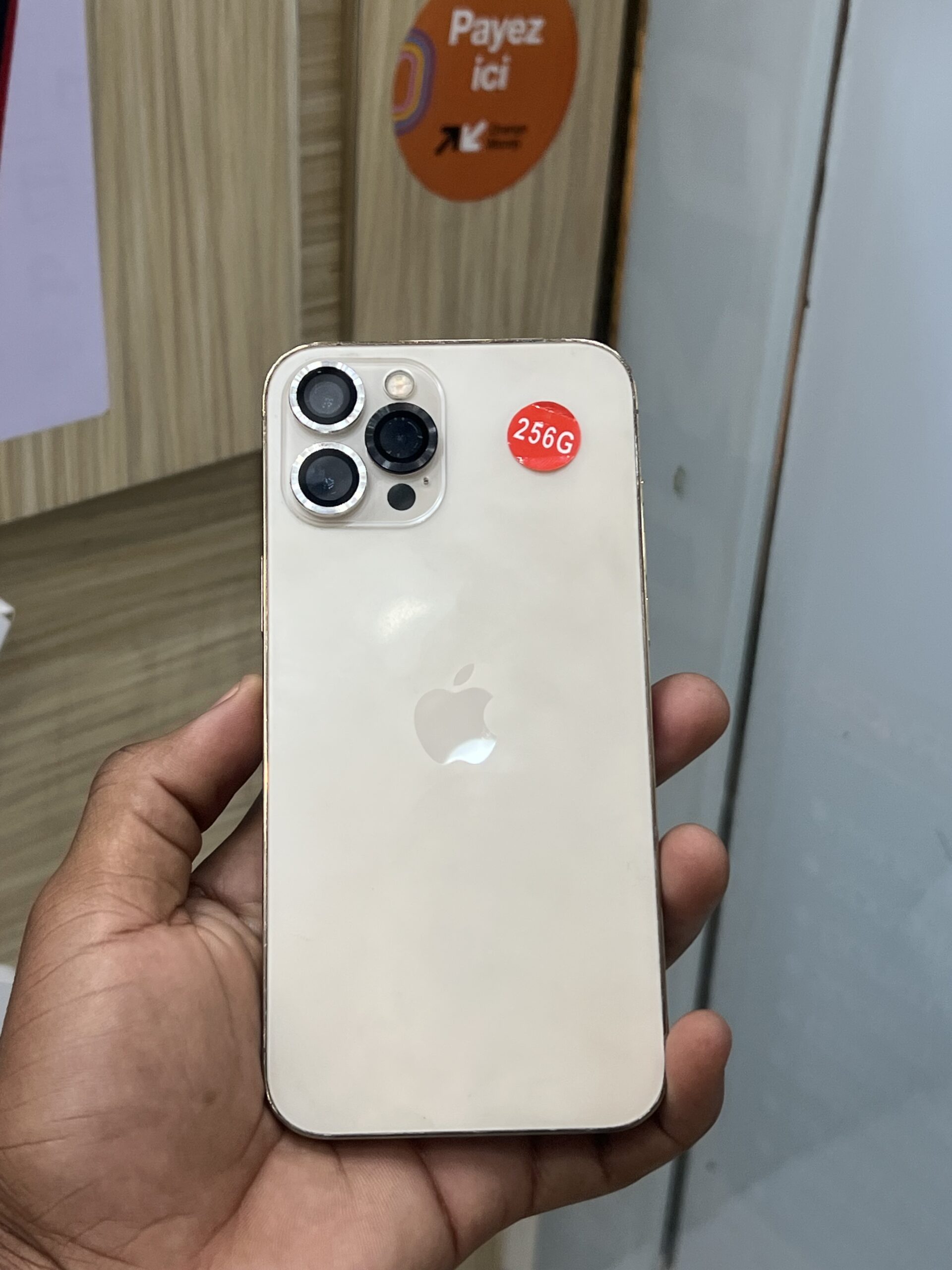 IPhone 12 Pro Max 256gigas très propre